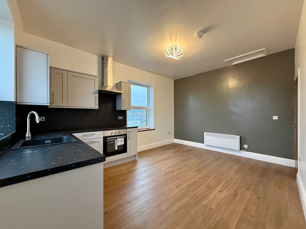 Property photo 3 of 7 Living Kitchen