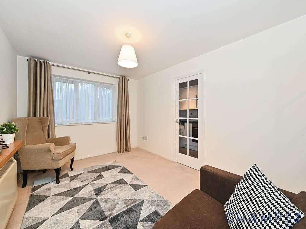Property photo 1 of 13 1Bed For Rent In Ringwood Gardens