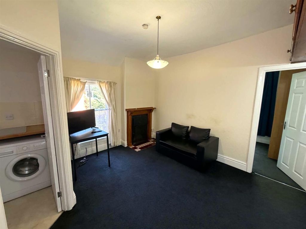 Property photo 3 of 8 Ec9Eee3c-c095-4c5F-8001-62B58c33c791.Jpg