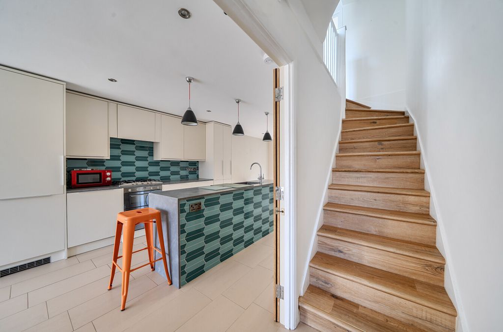 Property photo 3 of 16 1468557-33-6A1Eb7...