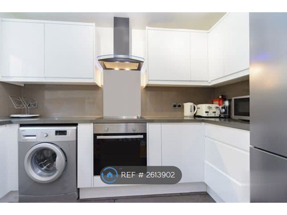 Property photo 3 of 7 Kitchen