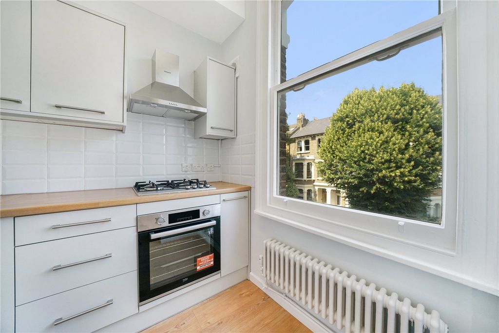Property photo 2 of 15 Picture No. 05