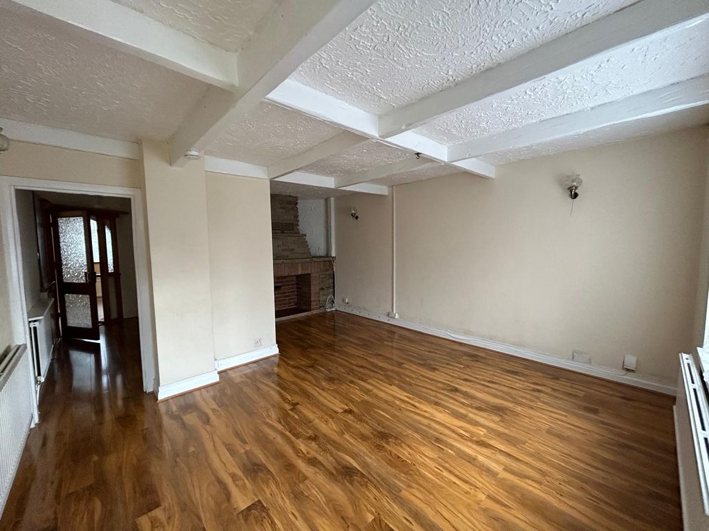 Property photo 3 of 10 Gallery