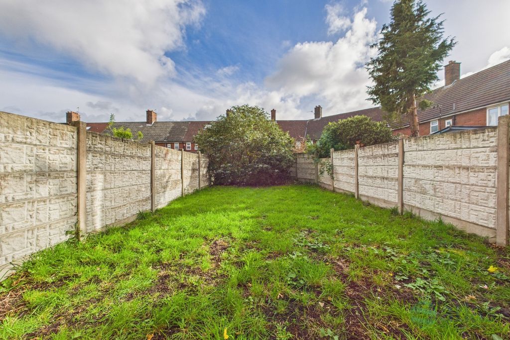 Property photo 3 of 14 Garden