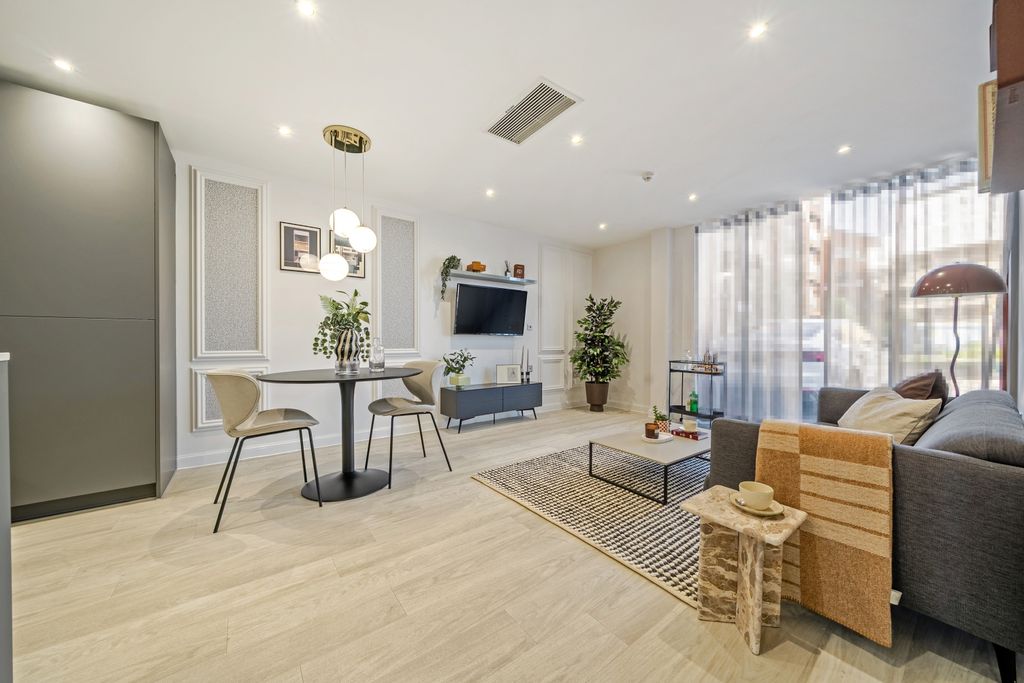 Property photo 2 of 17 1453396-16-69F338...