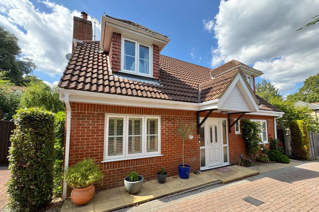 Property photo 1 of 16 Front