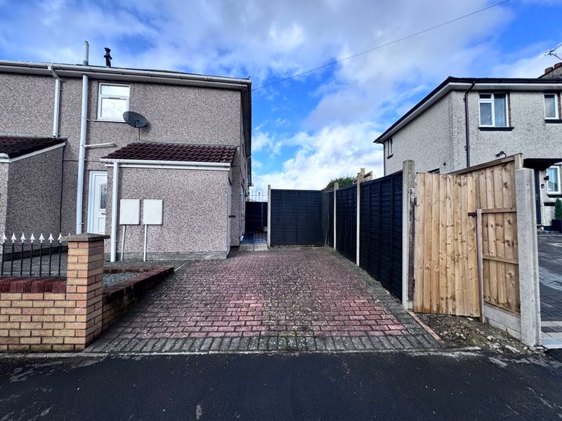 Property photo 2 of 8 Photo 16