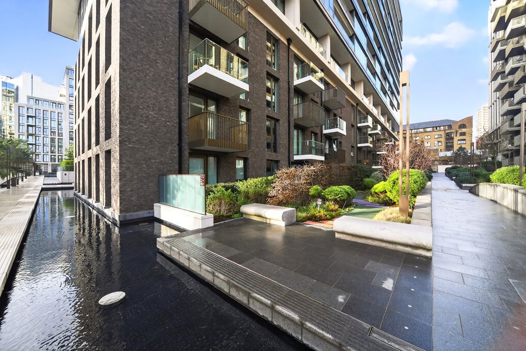 Property photo 2 of 23