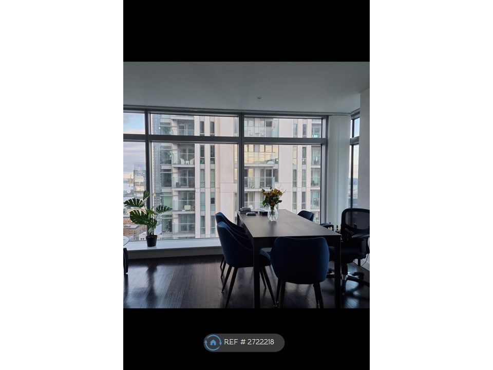 Property photo 3 of 14 Lounge3