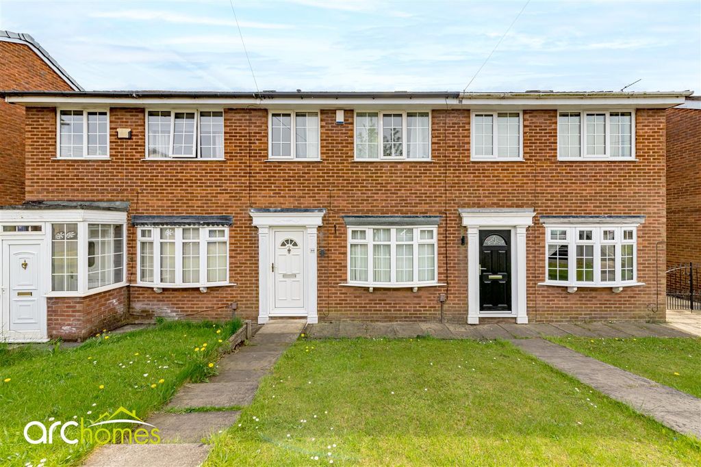 Property photo 1 of 17 Sarah-1.Jpg