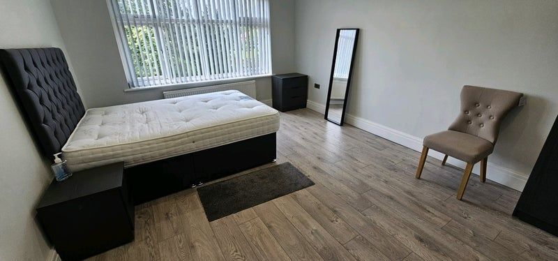 Property photo 1 of 9 Spacious Modern Bedroom With Bright Window Light...