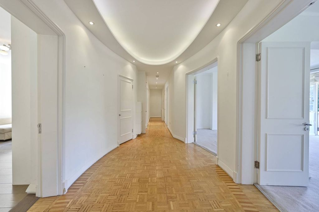 Property photo 3 of 21