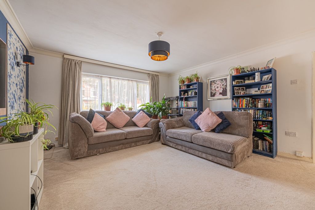 Property photo 3 of 14 5523453