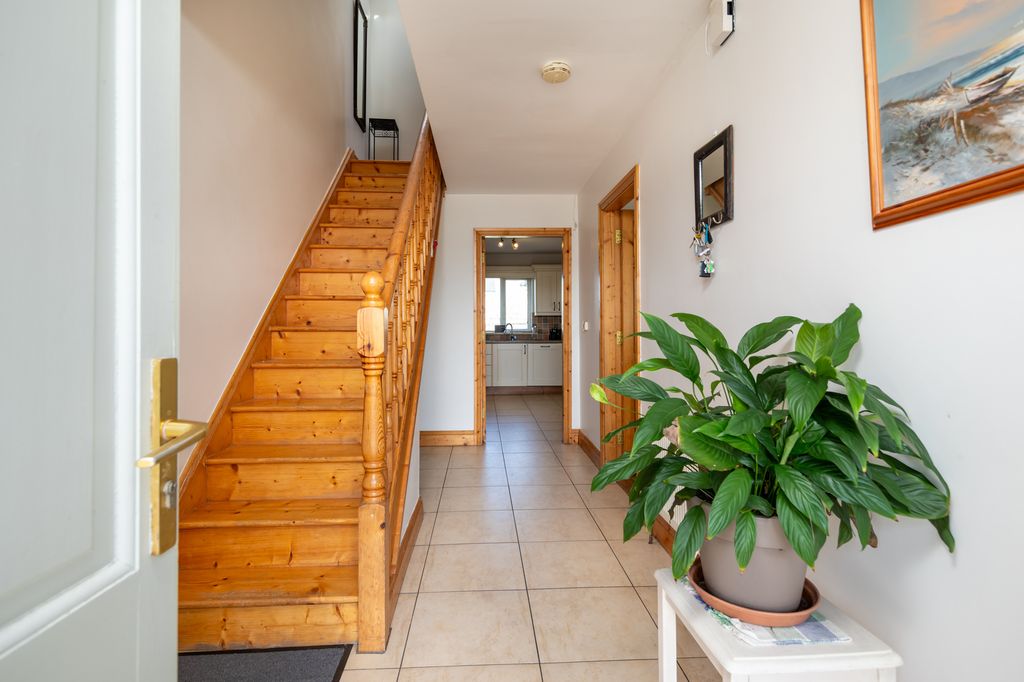 Property photo 2 of 32