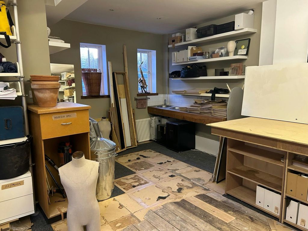 Property photo 3 of 3 Int 2.Jpg