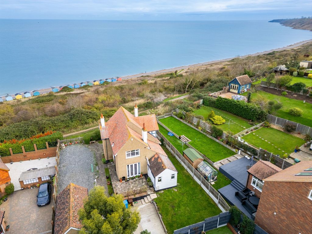 Property photo 2 of 28