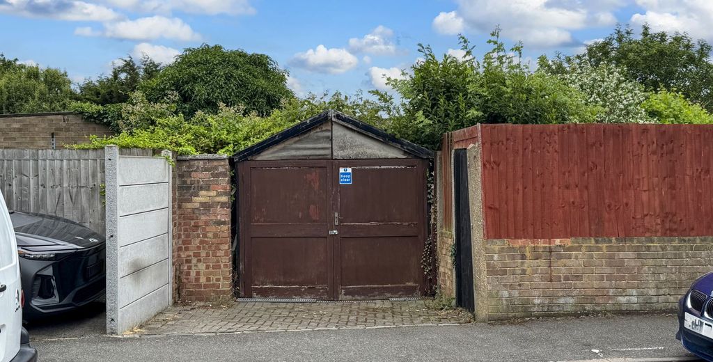 Property photo 1 of 5