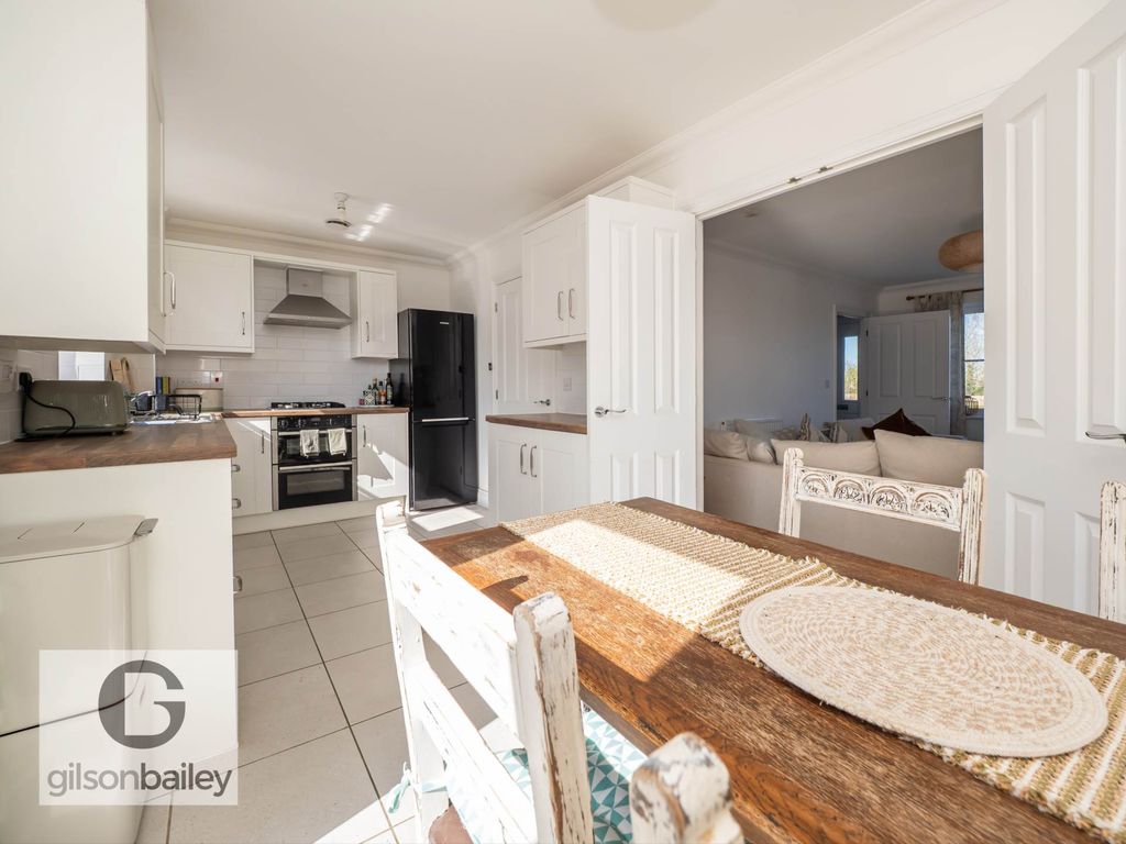 Property photo 2 of 26