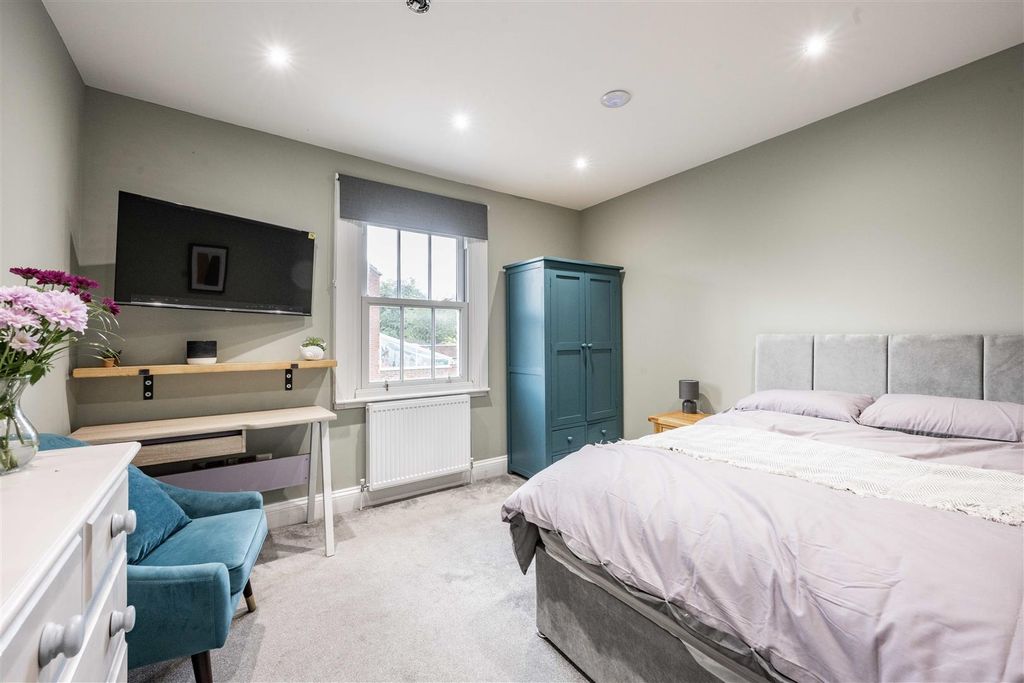 Property photo 2 of 5 Wedgewood House (No Watermarks)-16 (2).Jpg