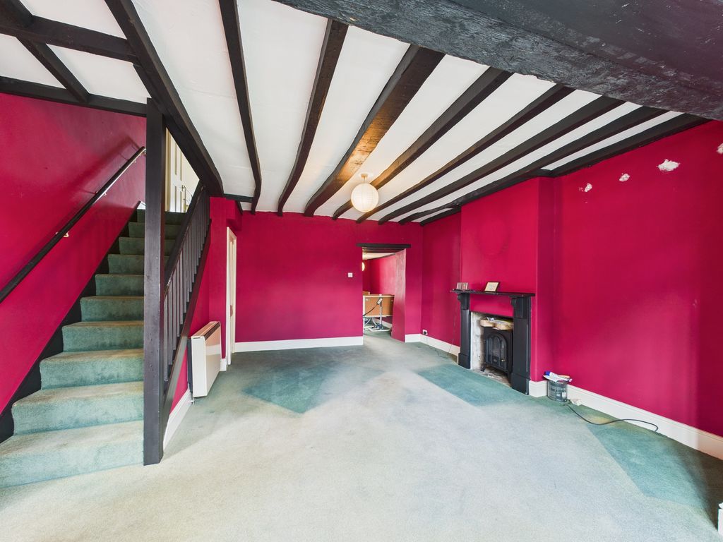 Property photo 2 of 11 Living Toom