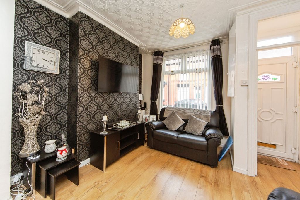 Property photo 2 of 17 Pbox-Img.Jpg