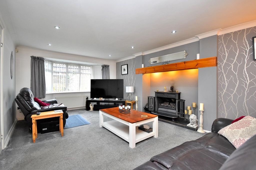 Property photo 2 of 30