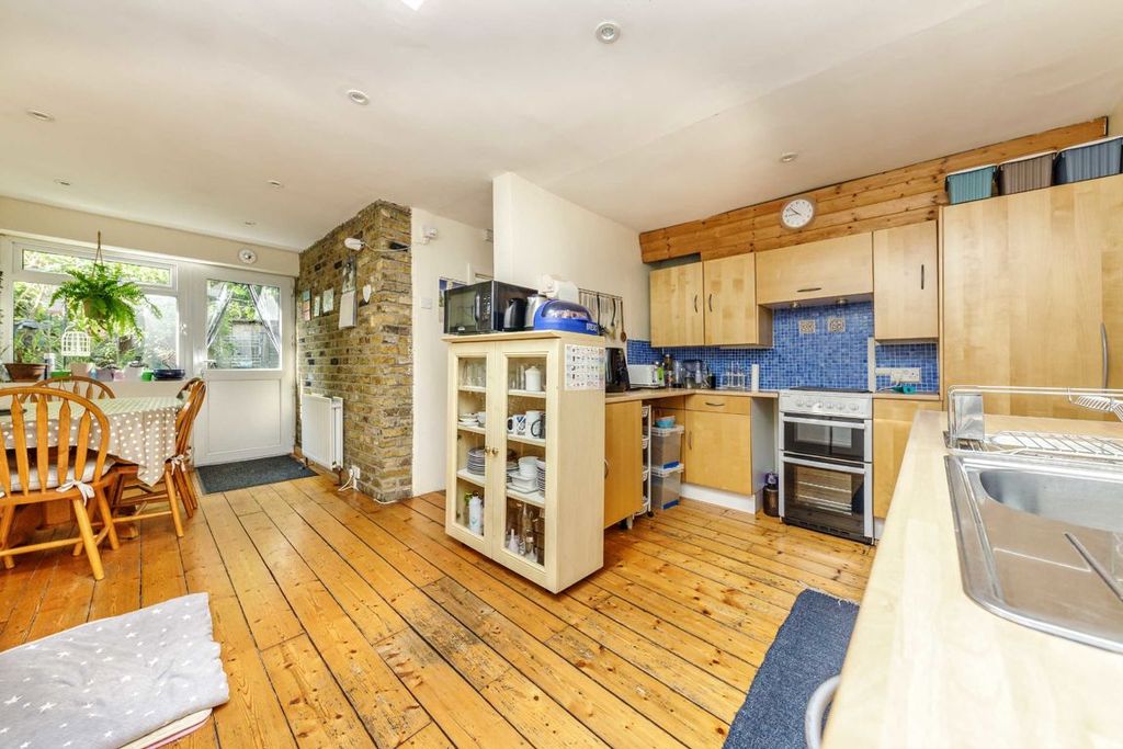 Property photo 3 of 7