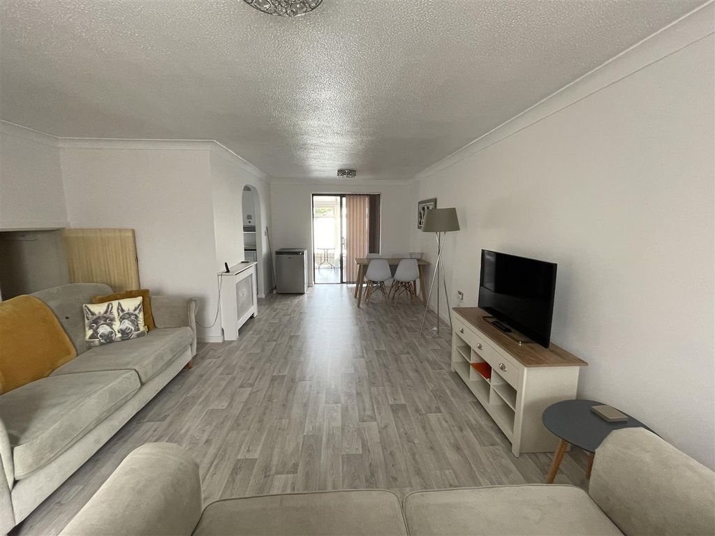 Property photo 3 of 19