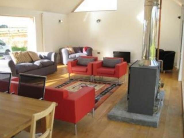Property photo 3 of 8 Lounge2