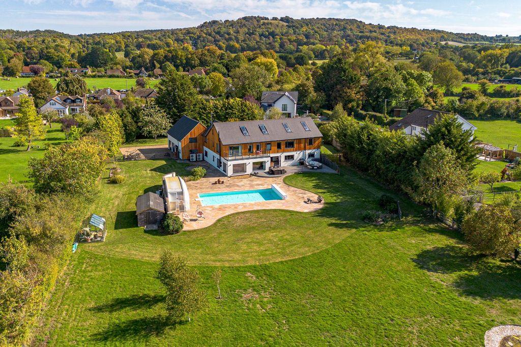 Property photo 2 of 21