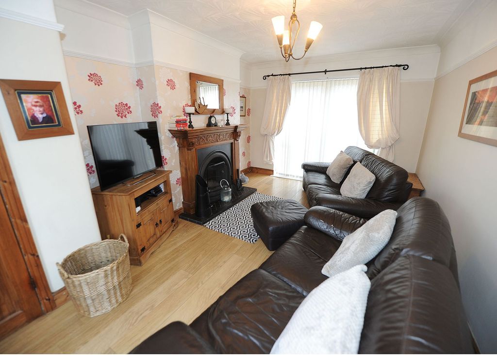 Property photo 2 of 18