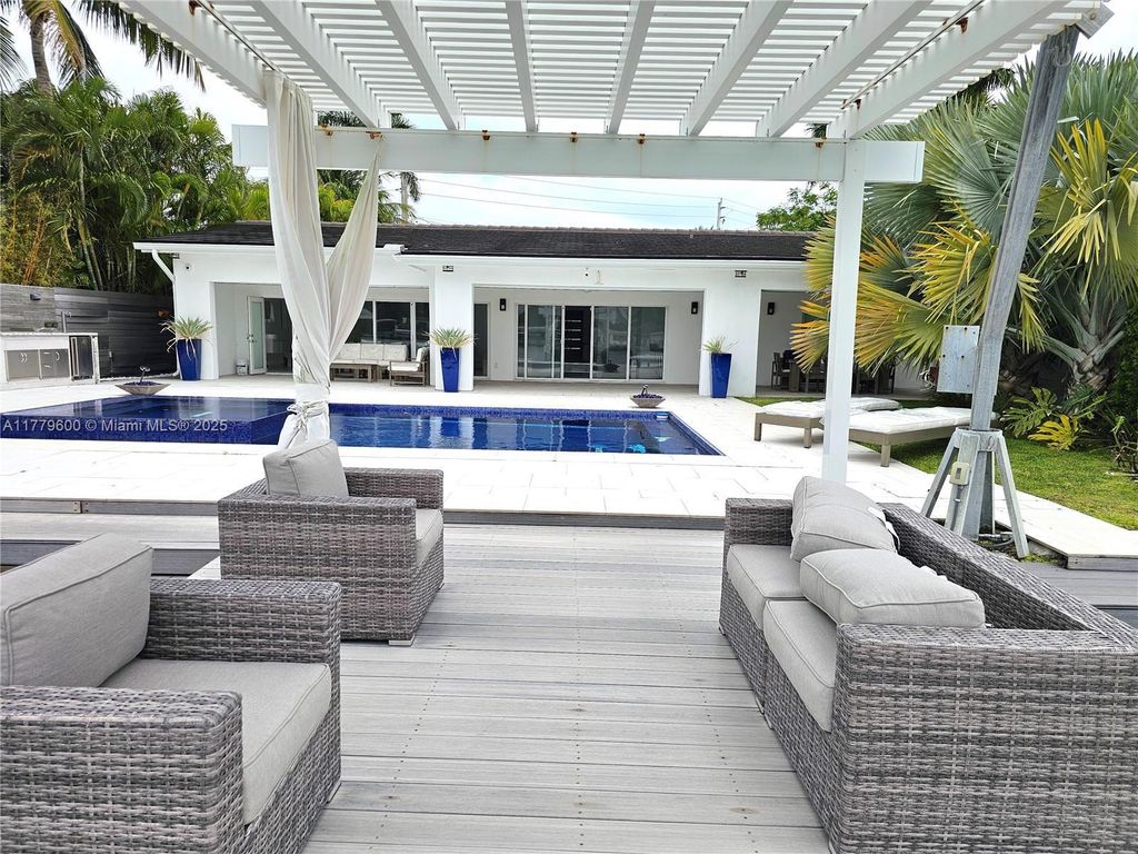 Property photo 2 of 12 <Alttext/>