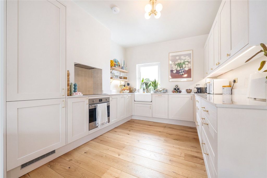 Property photo 3 of 14 Kitchen