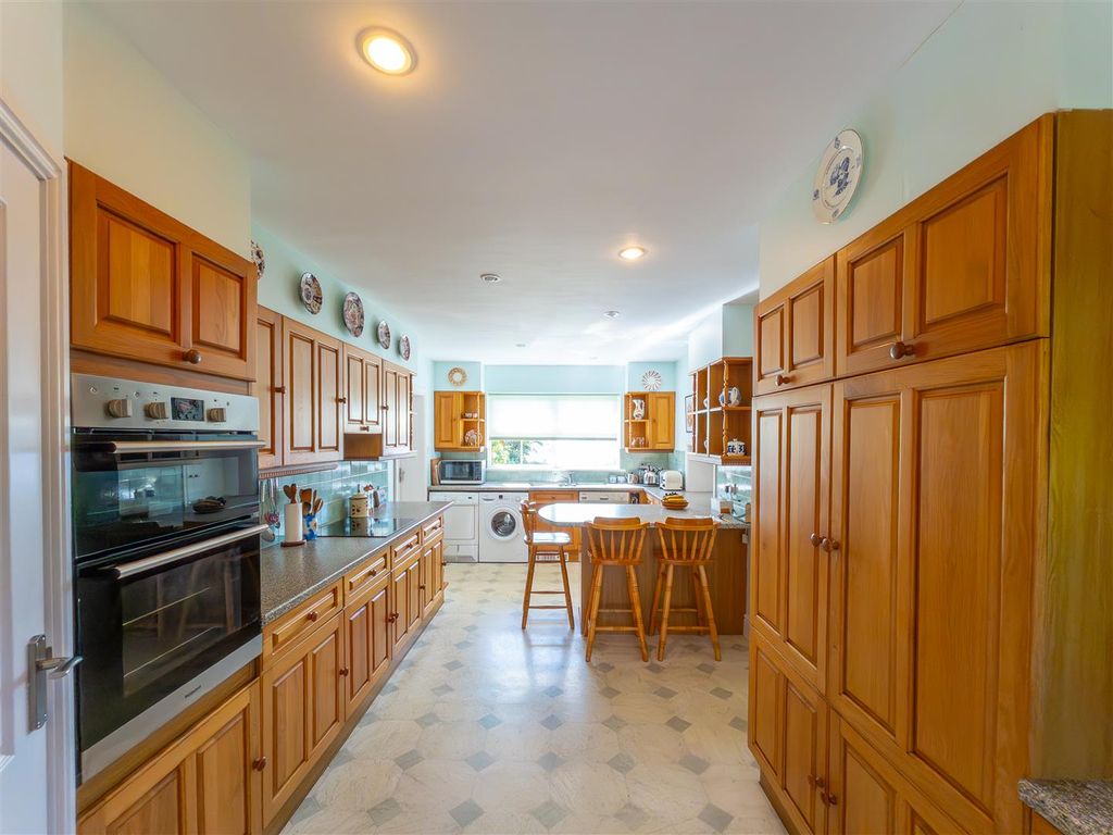 Property photo 2 of 40 Parc Lee-05.Jpg