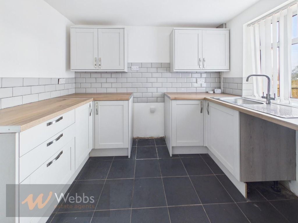 Property photo 2 of 24 Kitchen