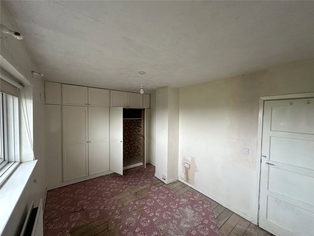 Property photo 3 of 16 Picture No. 12