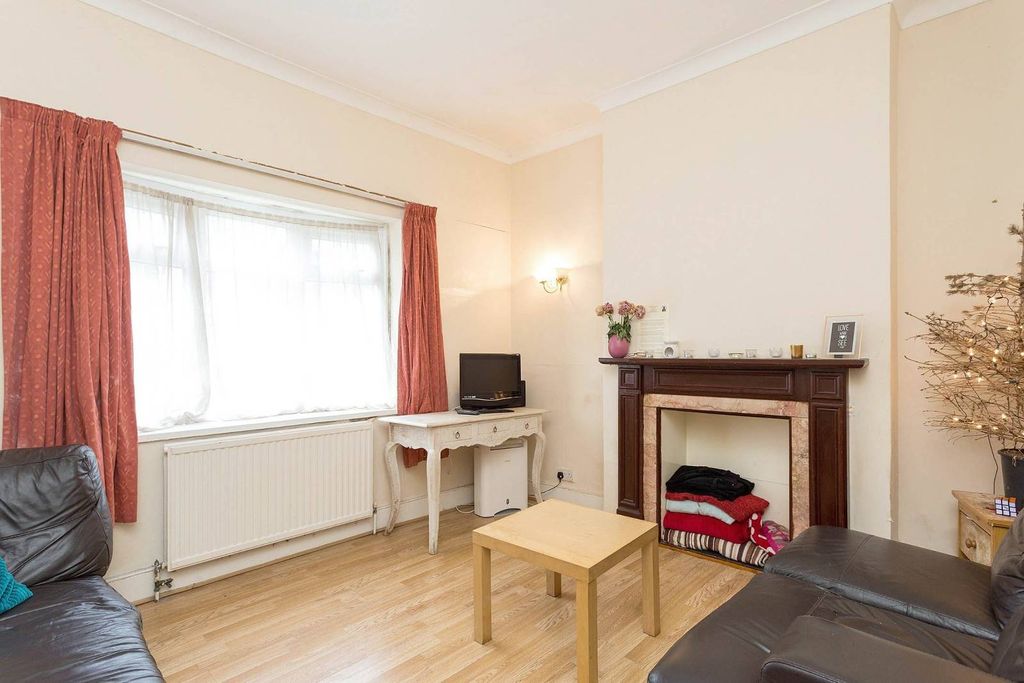 Property photo 2 of 5