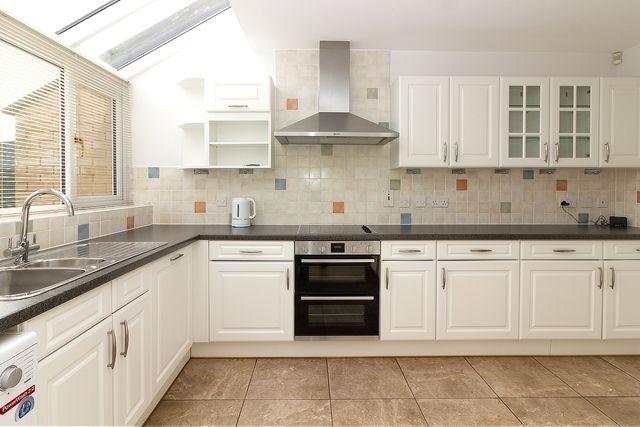 Property photo 2 of 17 Kitchen