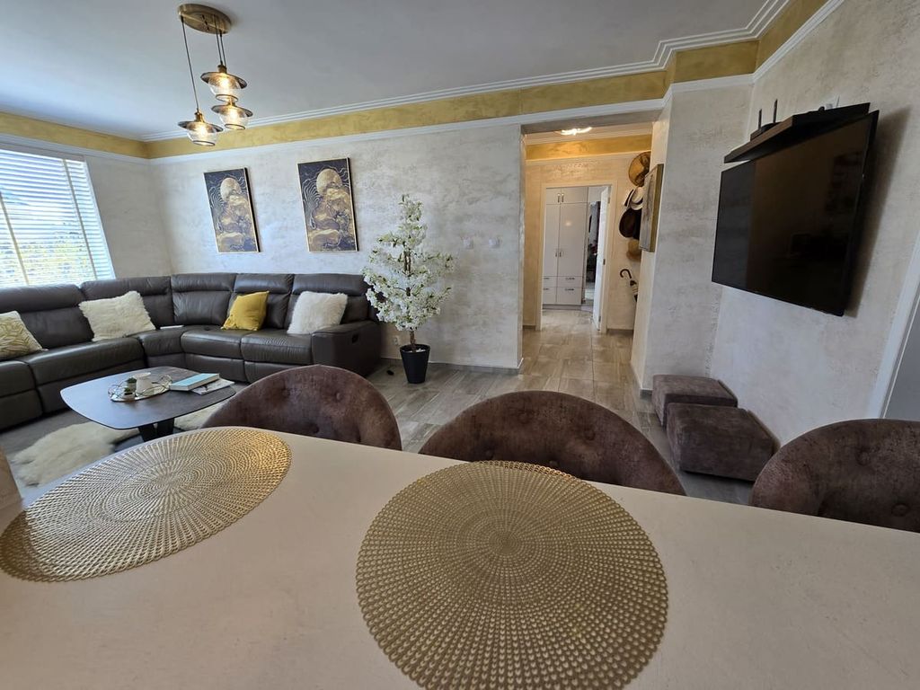 Property photo 3 of 24