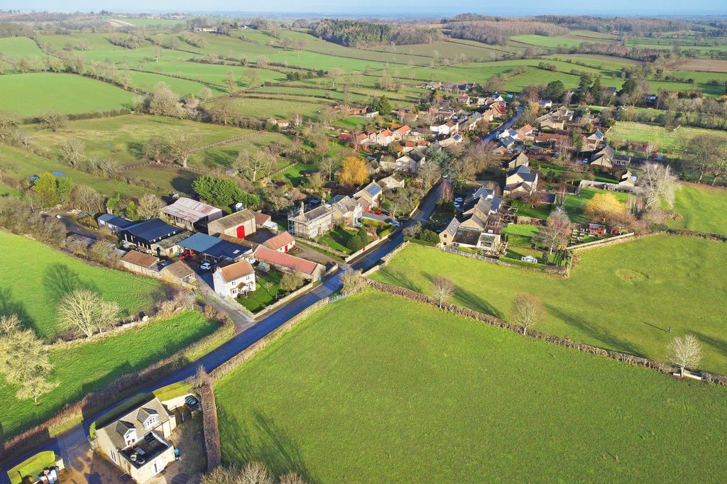 Property photo 2 of 24