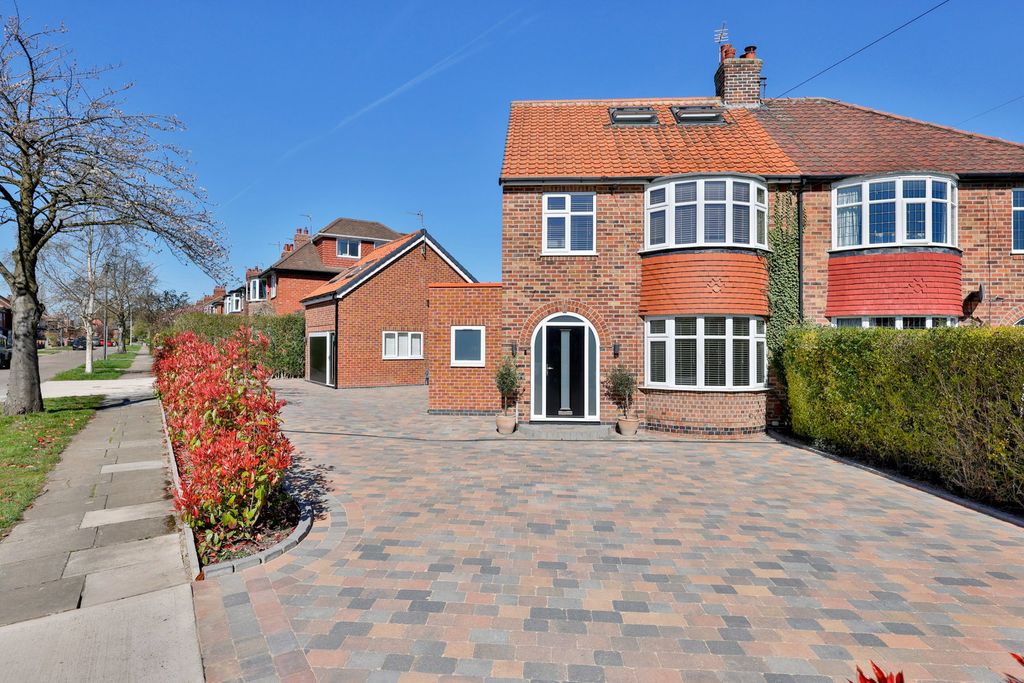 Property photo 1 of 46