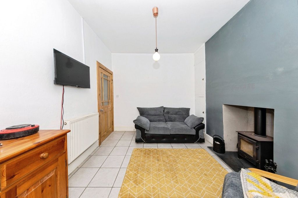 Property photo 3 of 17 Photo