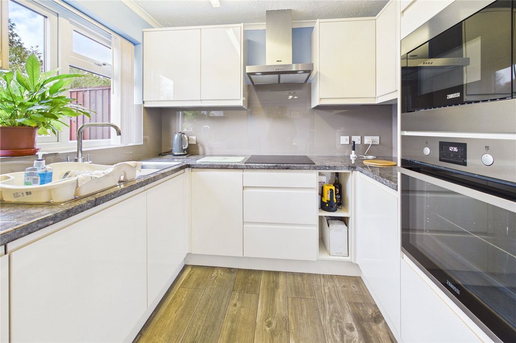 Property photo 2 of 16 Kitchen