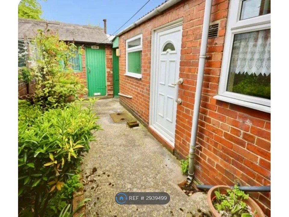 Property photo 2 of 11 Courtyard Garden