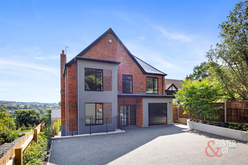 Property photo 1 of 33 Withdean Road, 28-036.Jpg