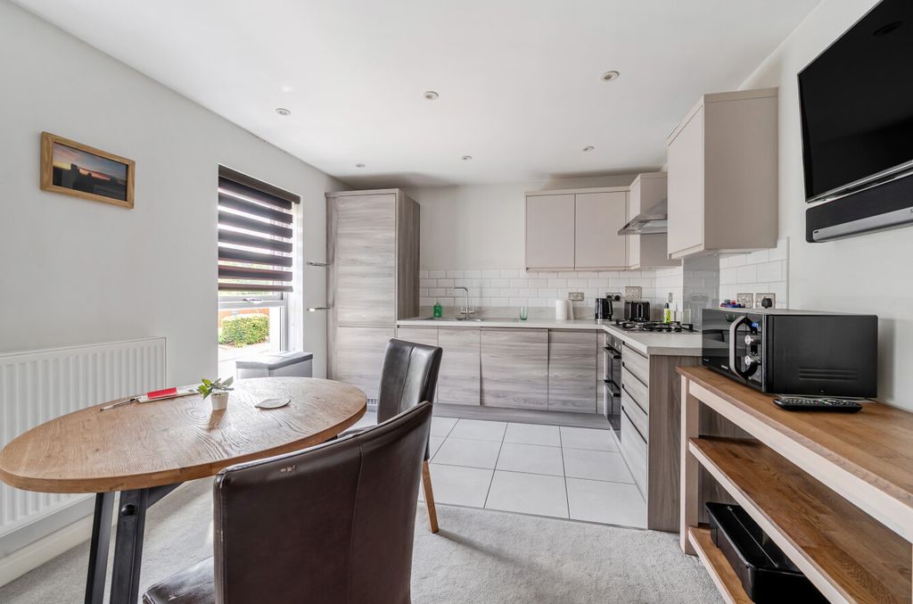 Property photo 2 of 12 1510206-13-1A01Ef...