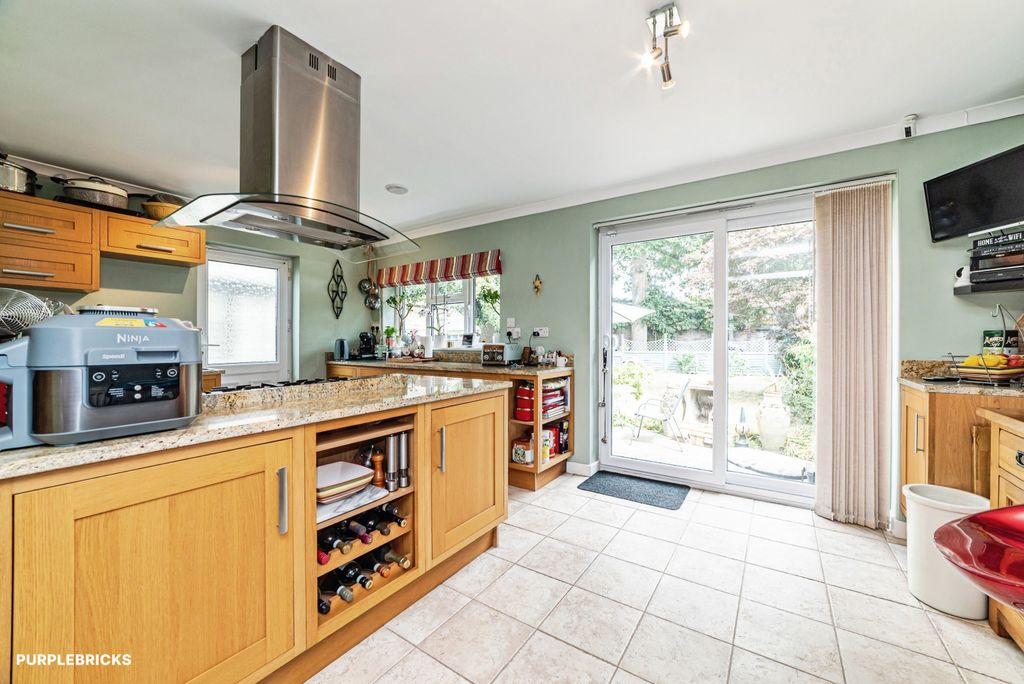 Property photo 2 of 27 Kitchen