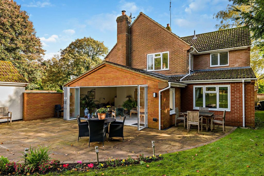 Property photo 1 of 18 Terrace