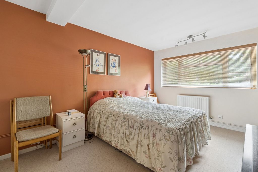 Property photo 3 of 11