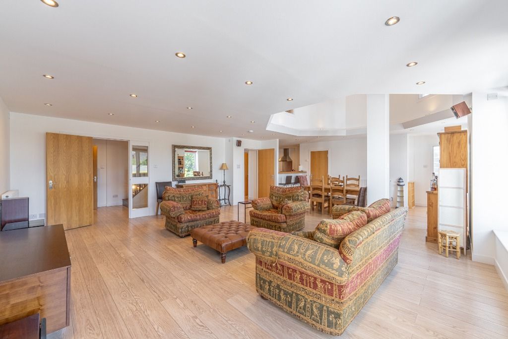 Property photo 2 of 41